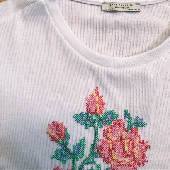 Zara Graphic Tee - Picture 2 of 3